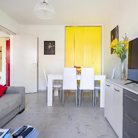 Appartement Joli T2 Tres Proche De La De *